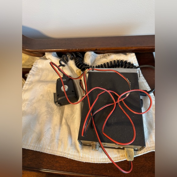 General Electric Model 3-5801A 40 Channel PLL System CB Radio NOT TESTED - Picture 12 of 12